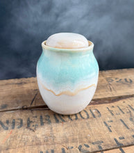 Load image into Gallery viewer, Small Urn