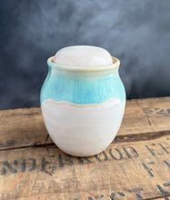Load image into Gallery viewer, Small Urn