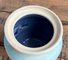 Load image into Gallery viewer, Small Urn
